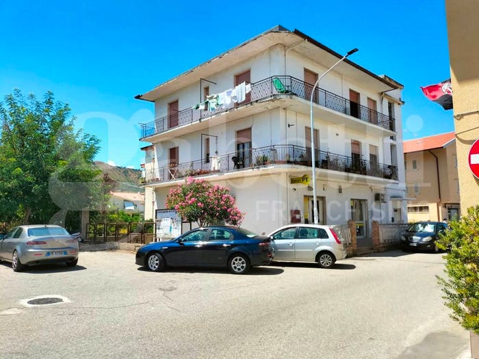 Appartamento trilocale in vendita in Viale dei Feaci, Squillace Lido, Squillace