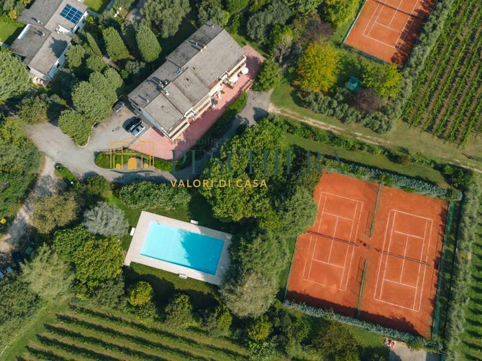 Appartamento quadrilocale in vendita in Via Tende, Lazise