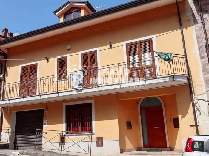 Casa con 6 locali in vendita in Via Giuseppe Garibaldi, Centro, Monteforte Irpino