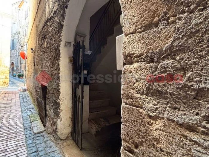 Appartamento trilocale in vendita in Via Gaspare Calvario snc, Centro, Anagni