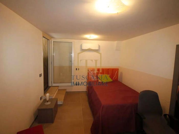Casa con 6 locali in vendita in Viale Dei Mille, Abbadia Campolungo, Colle di Val d'Elsa