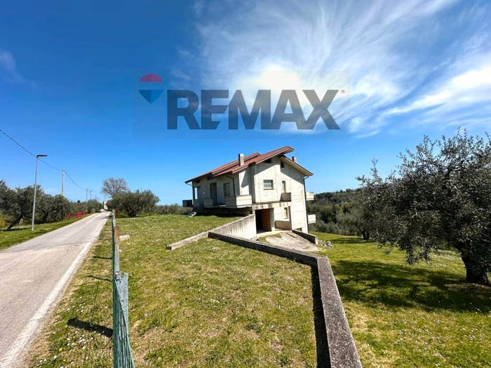 Casa con 6 locali in vendita in Cda Ritiro, Orsogna