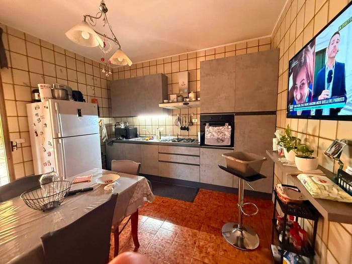 Appartamento con 5 locali in vendita in Via San Giacomo, Centro, Pomigliano d'Arco