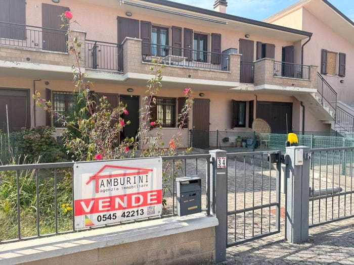 Appartamento trilocale in vendita in Via della Resistenza, Bagnara di Romagna