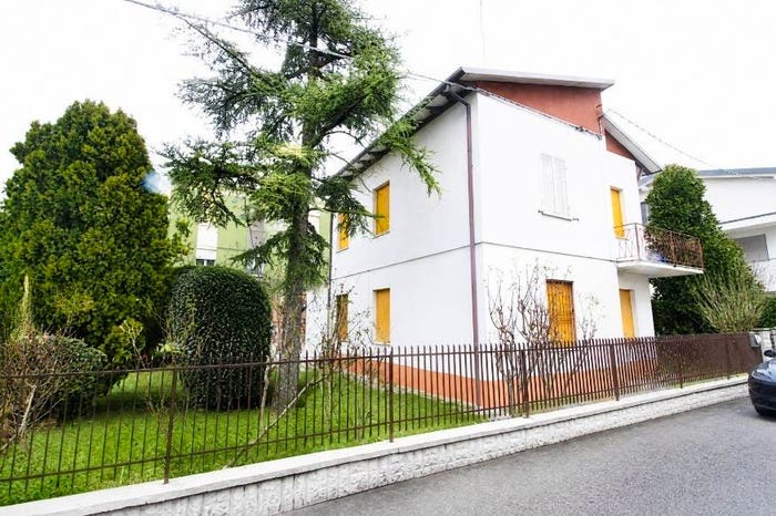 Casa con 5 locali in vendita in Via Ivrea Modena MO Italia, Sant'Agnese Università, Modena