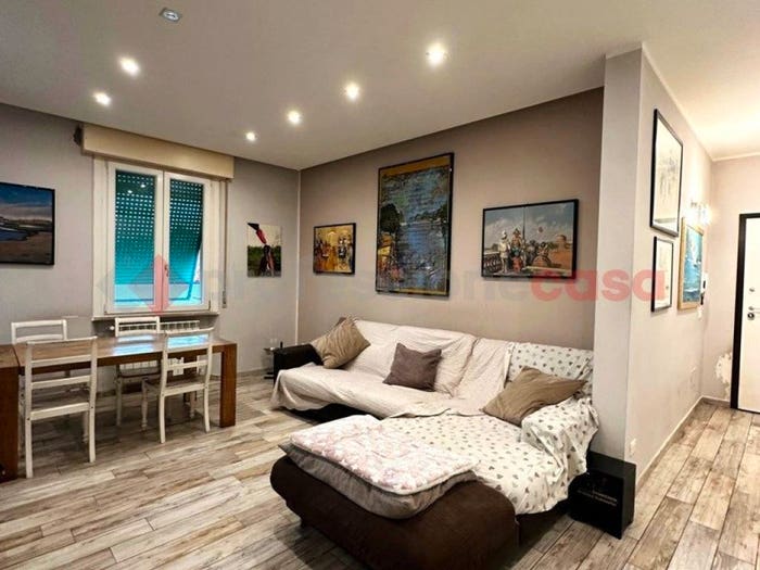 Appartamento quadrilocale in vendita in Via Giulio Cesare Vinzio, Ardenza, Livorno