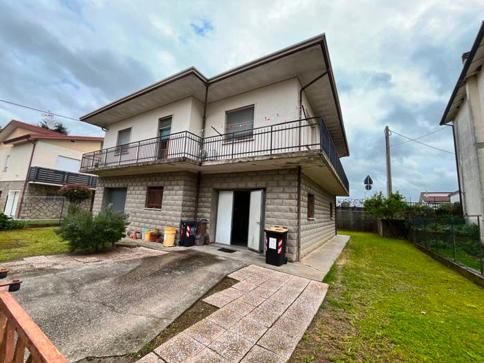 Casa con 6 locali in vendita in Centro, Canaro