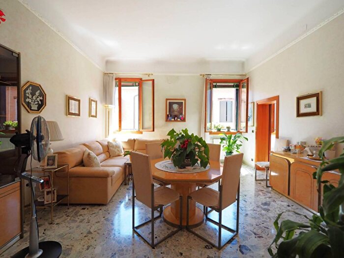 Appartamento quadrilocale in vendita in Campo San Francesco, Venezia