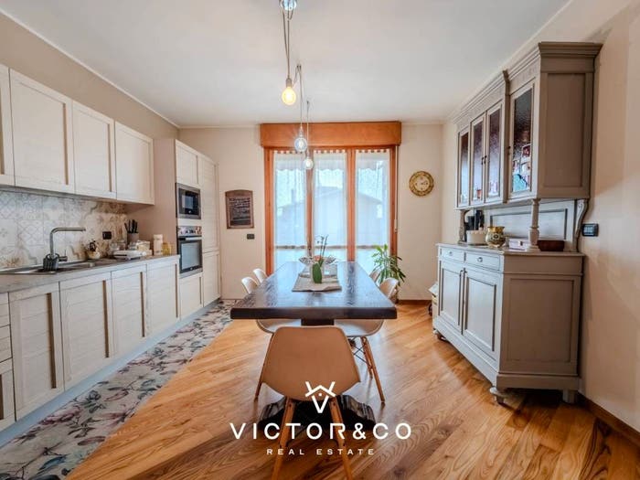 Appartamento con 5 locali in vendita in Via delle Vigne, Centro, Trecate