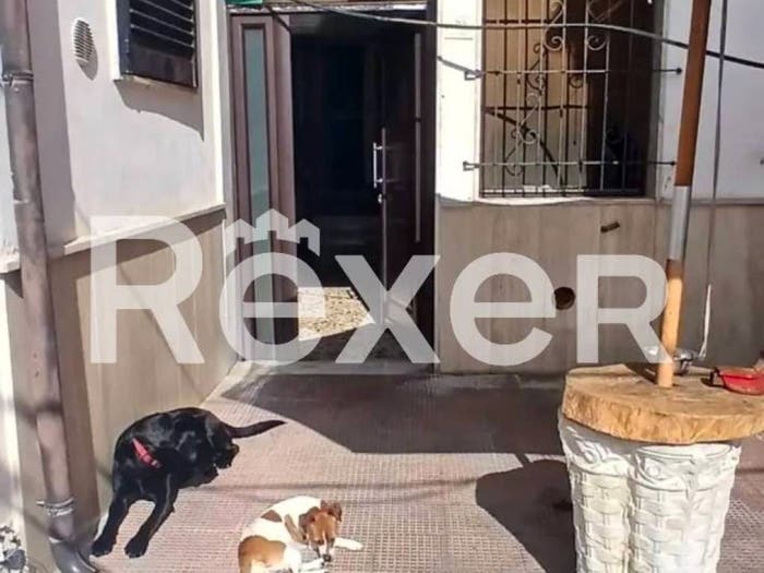 Casa con 6 locali in vendita in Via Guglielmo Marconi, Barile