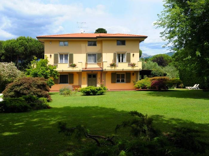 Casa con 6 locali in vendita in Via delle Macchie, Ronchi Poveromo, Massa