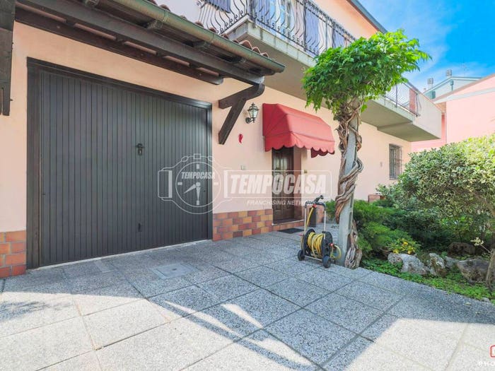 Casa con 5 locali in vendita in Via Enrico Pazzi, Vicoli Redentore, Ravenna
