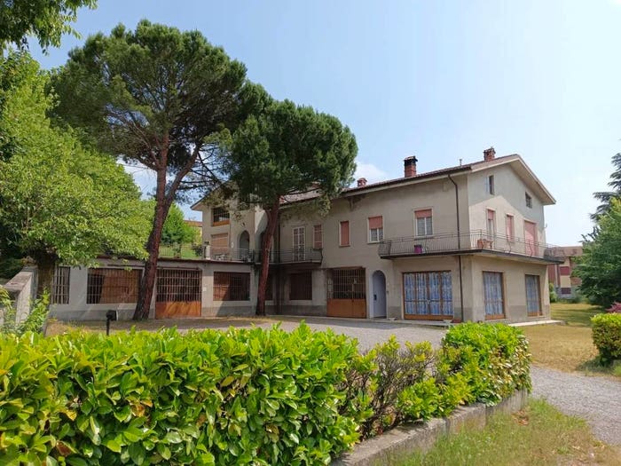 Casa con 6 locali in vendita in Viale Rimembranze, Nibbiano, Alta Val Tidone