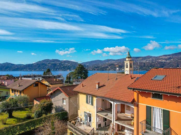 Appartamento trilocale in vendita in Via Castello, Centro, Ranco