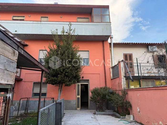 Casa con 5 locali in vendita in Via Europa, San Pelino, Avezzano