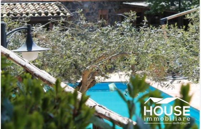 Casa con 6 locali in vendita in Via Novembre, Adrano