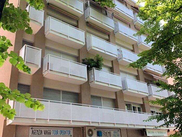 Appartamento quadrilocale in vendita in Viale Giuseppe Garibaldi, Mestre, Venezia