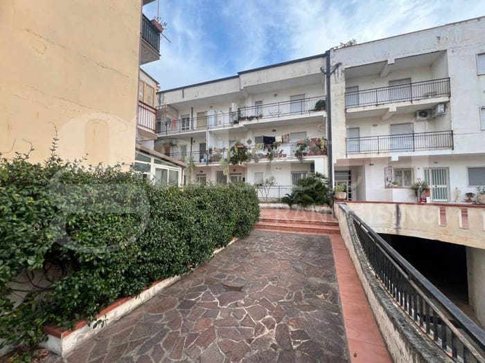 Appartamento quadrilocale in vendita in VIA TEVERE A, Centro, Amantea