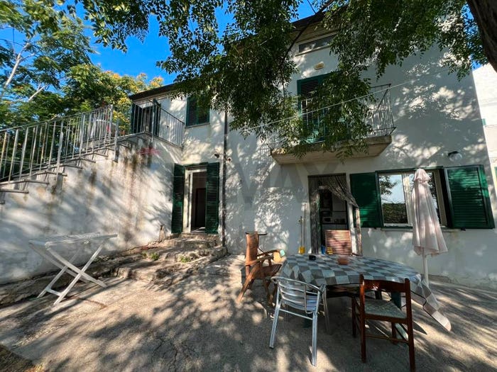 Casa con 6 locali in vendita in Ripari Bardella, Ortona