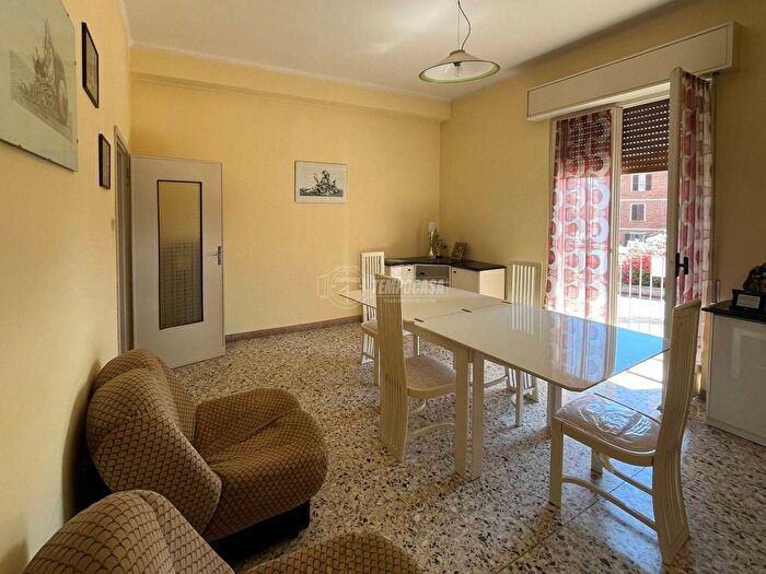 Appartamento trilocale in vendita in Via Giovanni Lanza, Pantano, Pesaro
