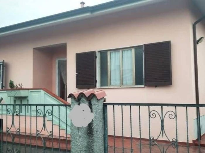 Casa con 6 locali in vendita in Romagnano, Massa