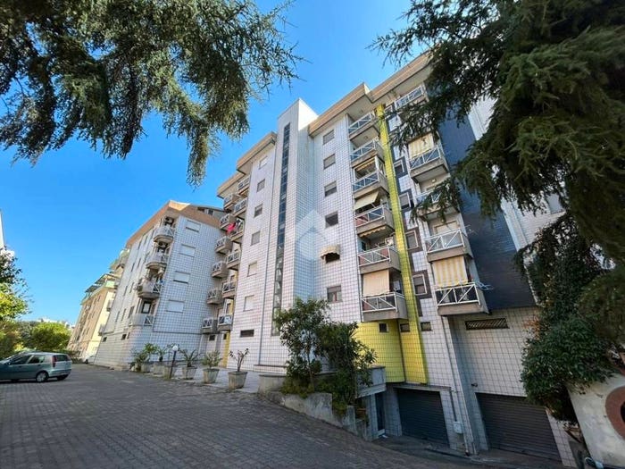 Appartamento quadrilocale in vendita in Via Livatino, Panebianco Tribunale, Cosenza