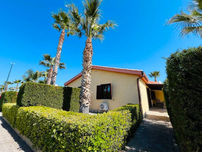 Casa trilocale in vendita in Campofelice di Roccella