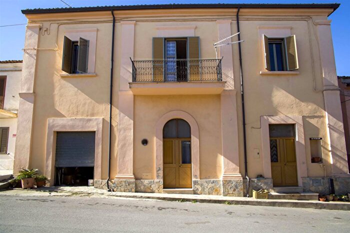 Appartamento bilocale in vendita in Via Matteotti, Roseto Capo Spulico
