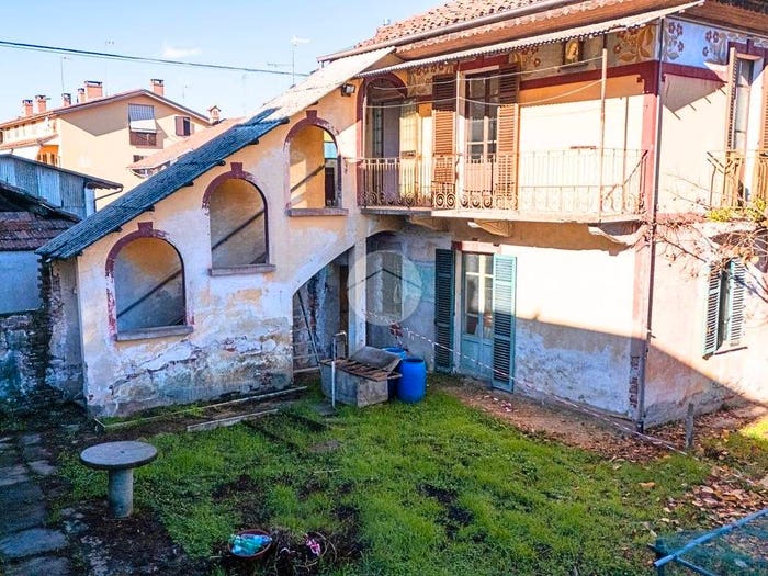 Casa trilocale in vendita in VIA CAMPI, Centro, Trinità