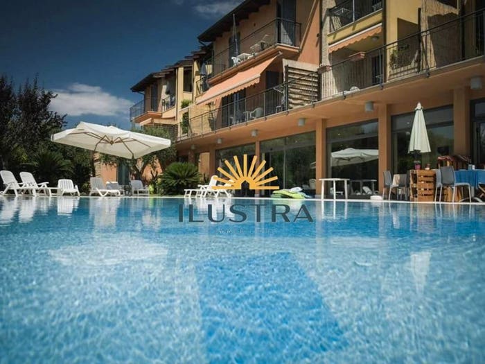 Casa con 6 locali in vendita in Contrada Fonte Trufo, Massignano