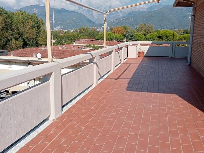 Casa trilocale in vendita in Via Giuseppe Pietri, Ronchi Poveromo, Massa