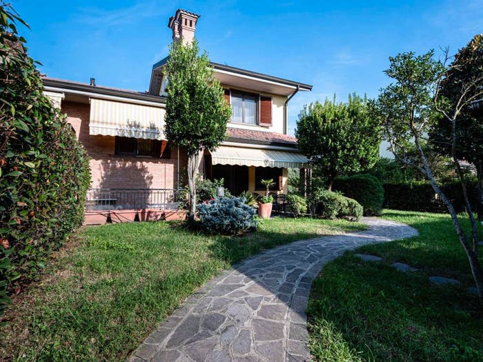 Casa quadrilocale in vendita in Via Salvador Allende, Arluno