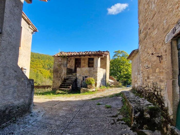 Casa bilocale in vendita in Seano, Centro, Cortona