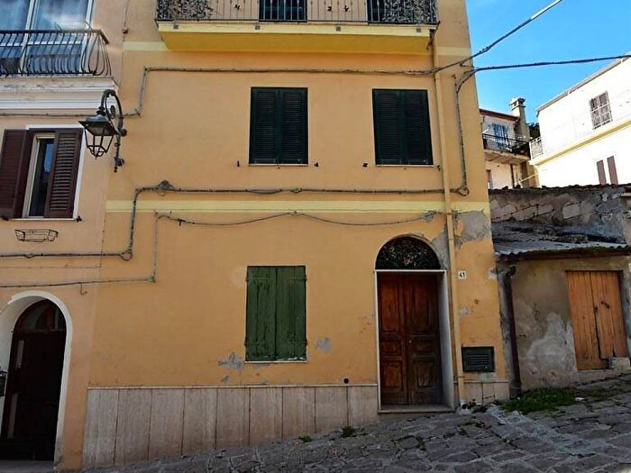 Casa con 6 locali in vendita in Via Lamarmora, Centro, Osilo