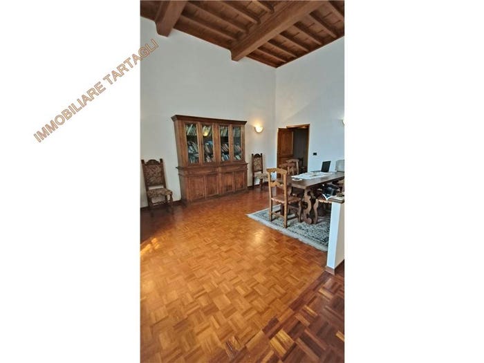 Appartamento con 6 locali in vendita in PIAZZA SANTA CROCE, Santa Croce, Firenze