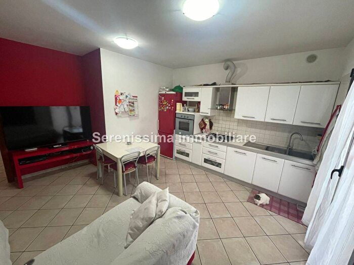 Appartamento trilocale in vendita in Villa Ceccolini, Pesaro