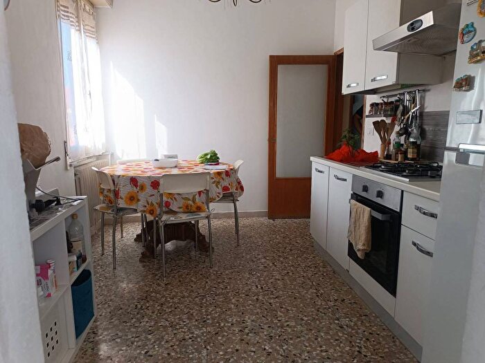 Appartamento con 5 locali in vendita in Tombaccia, Pesaro