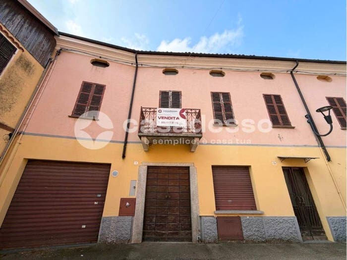 Casa con 6 locali in vendita in Via Camillo Benso di Cavour, San Germano Vercellese