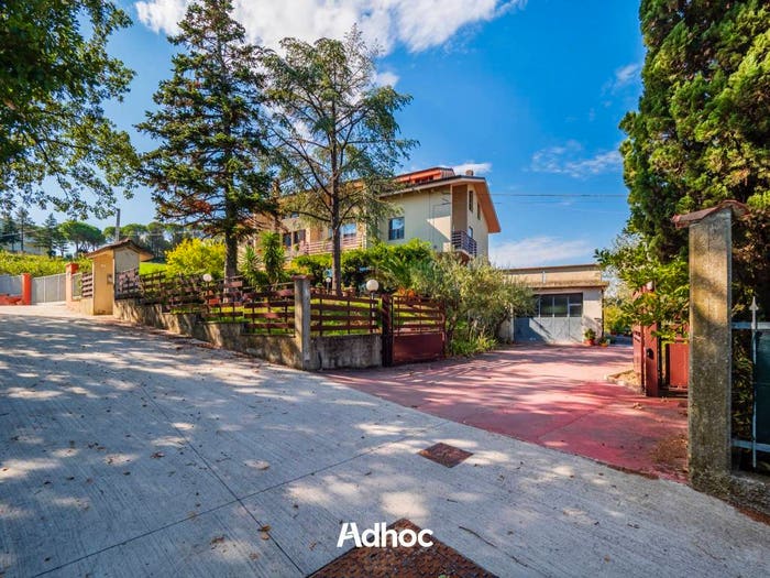 Casa con 6 locali in vendita in Str di S Donato, Montelabbate