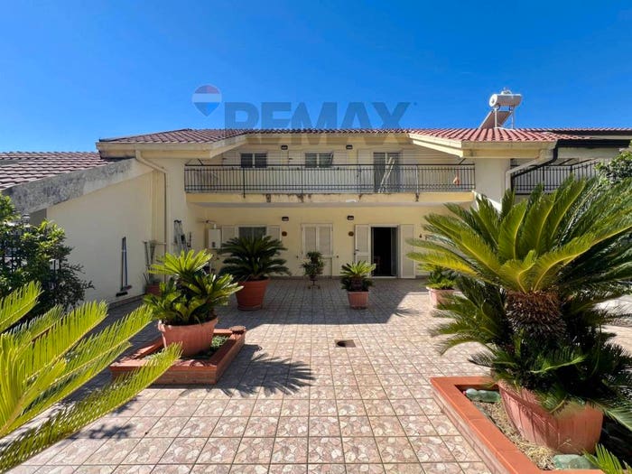 Casa con 5 locali in vendita in Via Di Vigna Brigida, Tuoro, Caserta