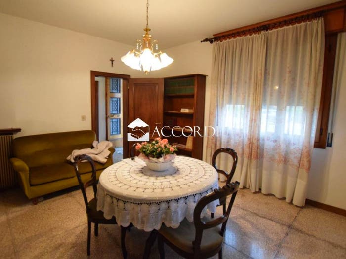 Casa con 6 locali in vendita in Via Sottocastello, Asolo