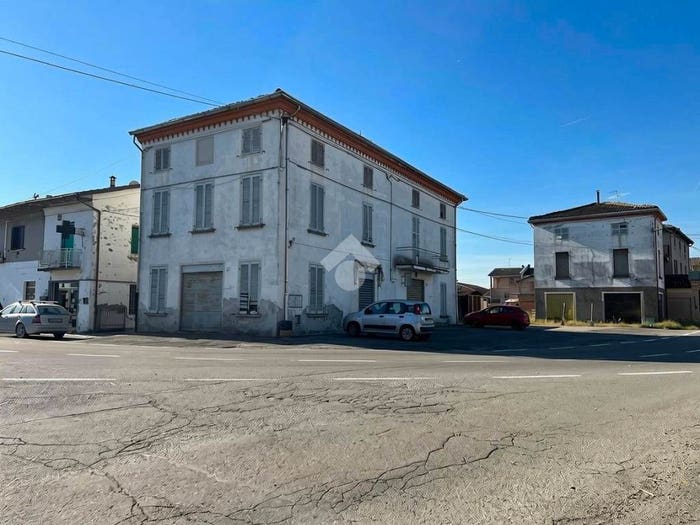 Casa con 5 locali in vendita in Strada per soragna, Carzeto, Soragna