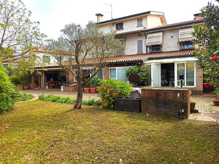Casa con 6 locali in vendita in Via Arginone Cornè, Arquà Polesine