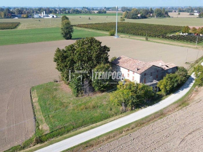Casa con 6 locali in vendita in Via Motta, Campagnola Emilia