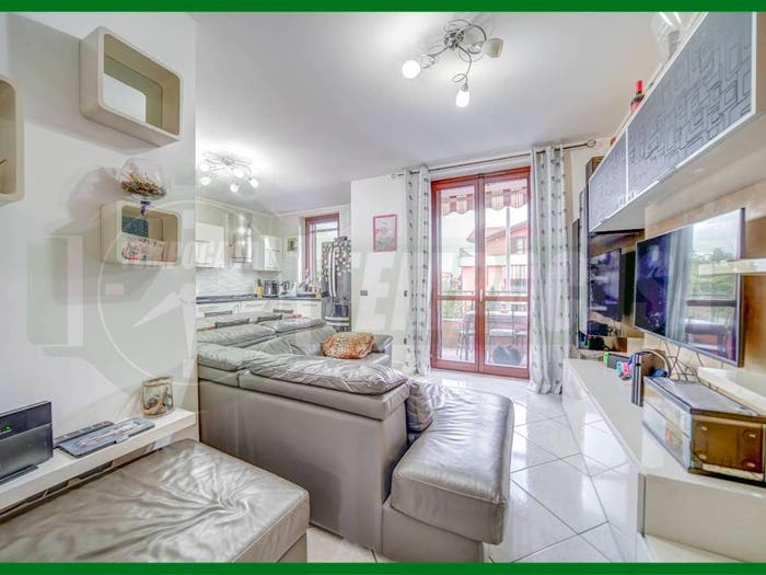 Appartamento trilocale in vendita in Via Alcide De Gasperi, Centro, Ferno