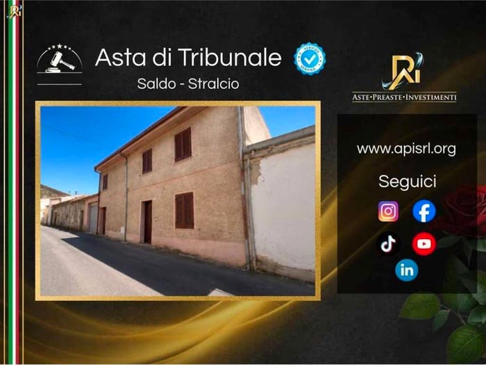 Casa con 6 locali in vendita in Via XX Settembre, Borore