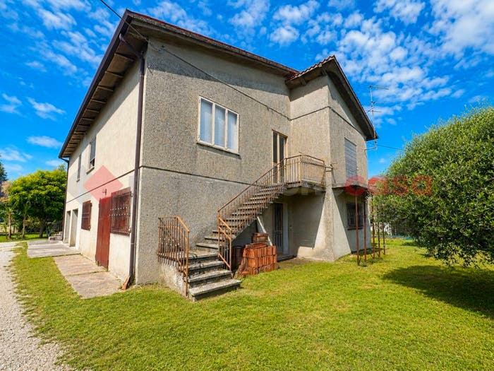 Casa quadrilocale in vendita in VIA REZZOLE SNC, Centro, Pozzonovo