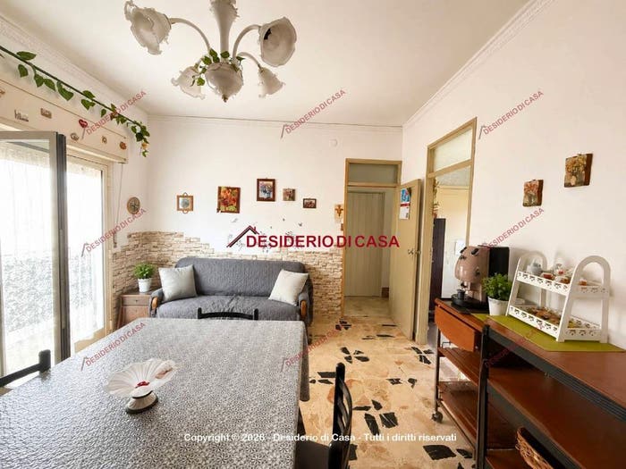 Appartamento quadrilocale in vendita in Via Teodoro Lascari, Lascari