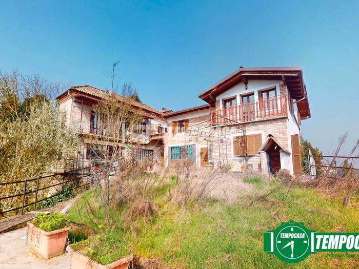 Casa con 6 locali in vendita in Via Grua Gino, Strevi