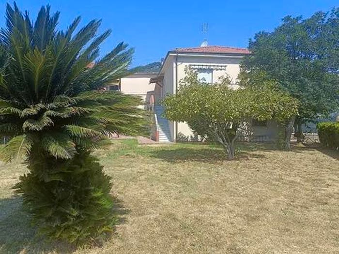 Casa con 6 locali in vendita in Stadio Sant'Antonio Marasio, Carrara